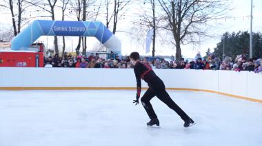 Nowe lodowisko przyciągnęło tłumy