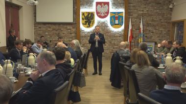 Pełne zarzutów spotkanie o budowie elektrowni