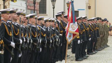 Pokaz sprzętu i odznaczenia – żołnierze świętowali