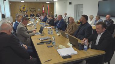 Jednogłośne absolutorium i wotum zaufania
