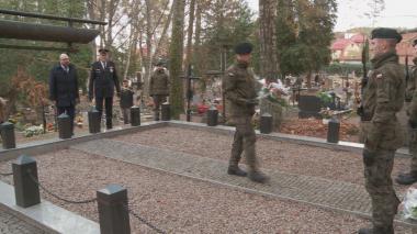 Złożyli kwiaty na wejherowskim cmentarzu