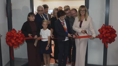 Filia redzkiej trójki otwarta