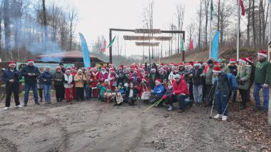Mikołajkowy Marsz Nordic Walking