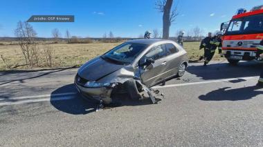 Wypadek trzech osobówek w Kniewie