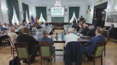 „Weterani” pomogą w budowie elektrowni