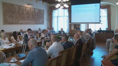 Żłobek, boisko, retencja i wiadukt – kluczowe decyzje na sesji